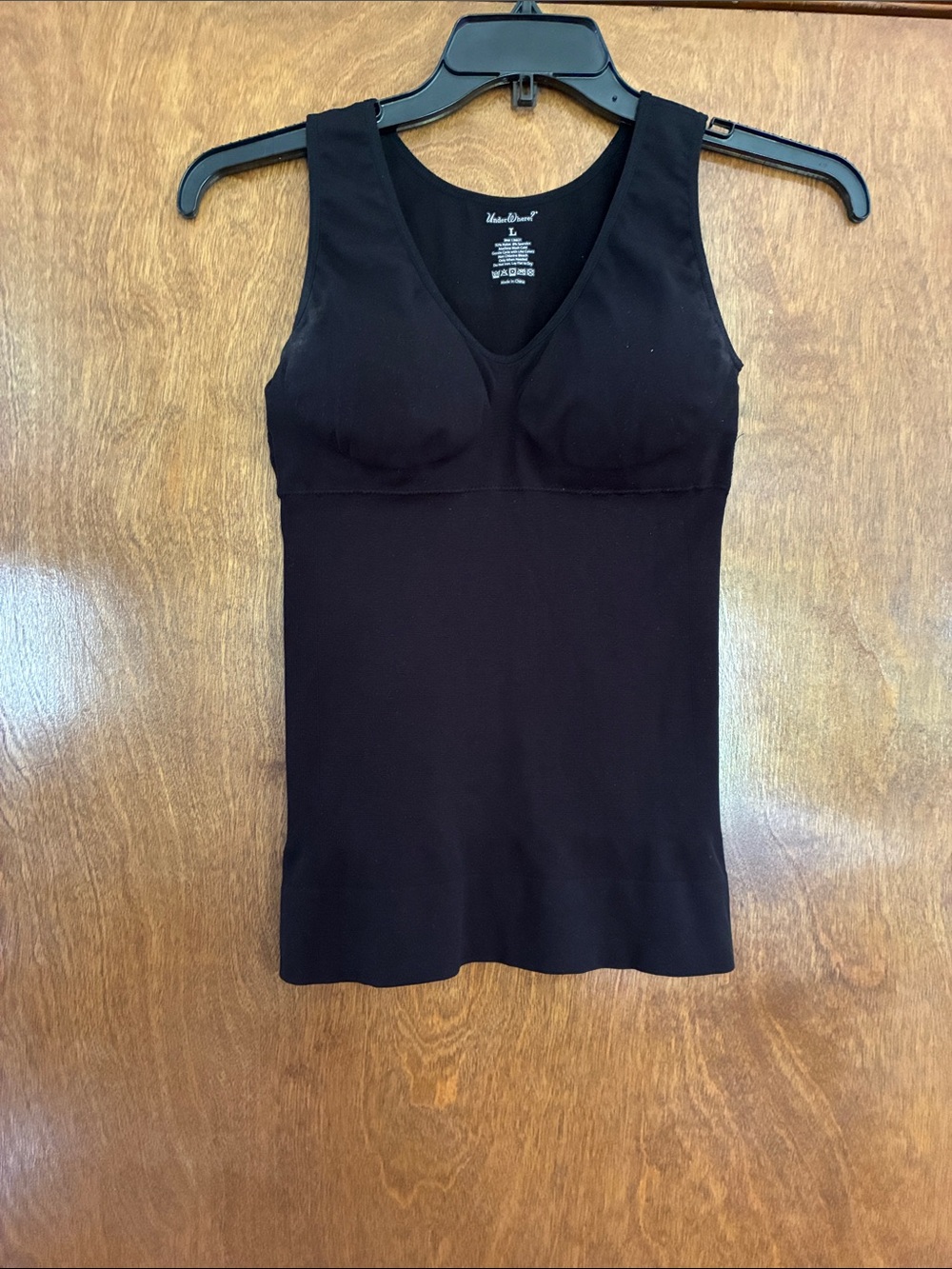 Under Where? Seamless Black Support Tank Top Size Large